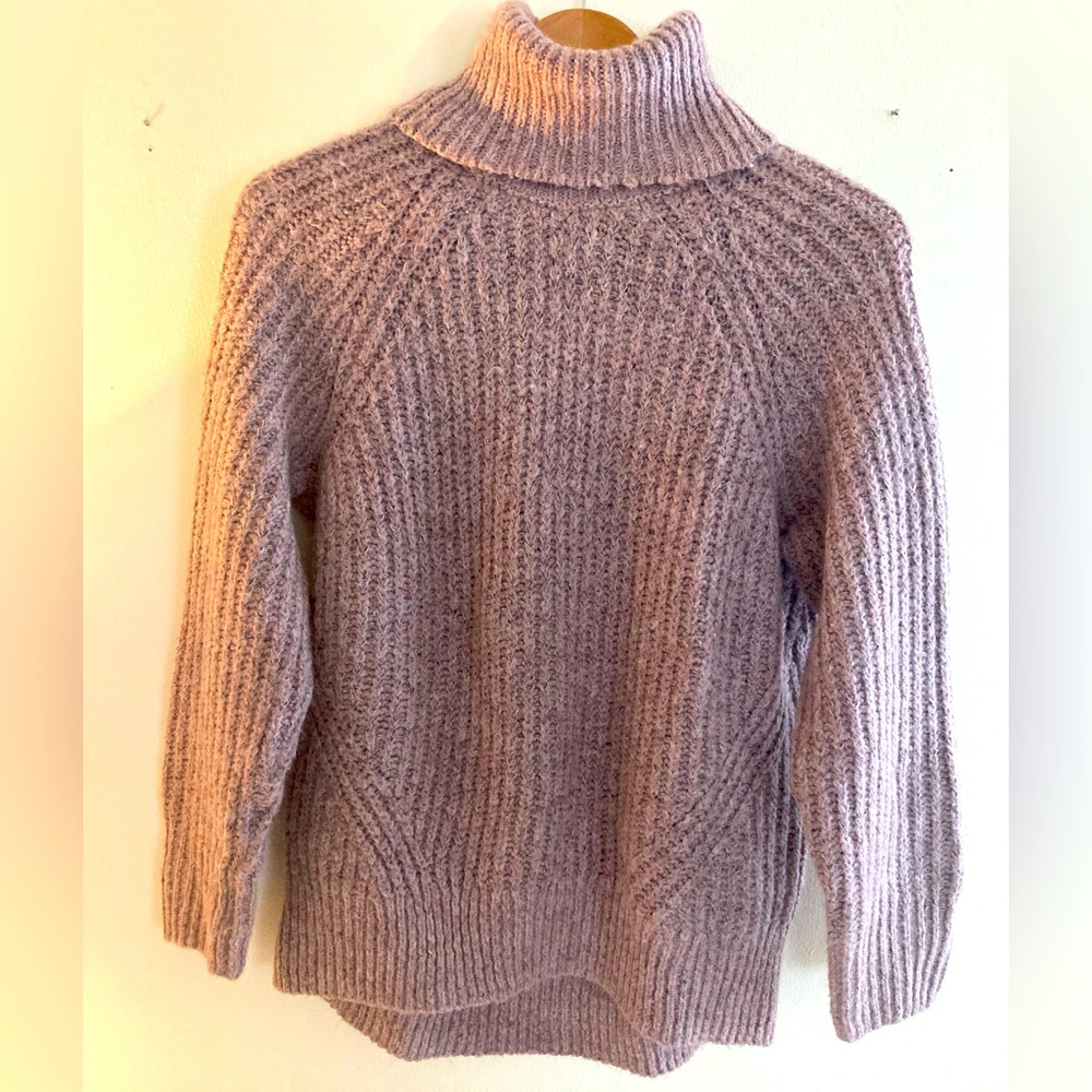 Small Old Navy oversized purple turtleneck sweater